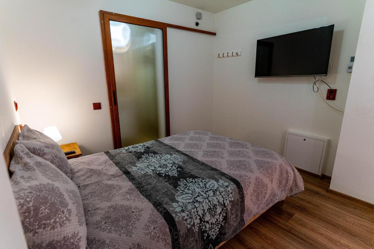 La Bebe 2 Beds Lägenhet Hunedoara Exteriör bild