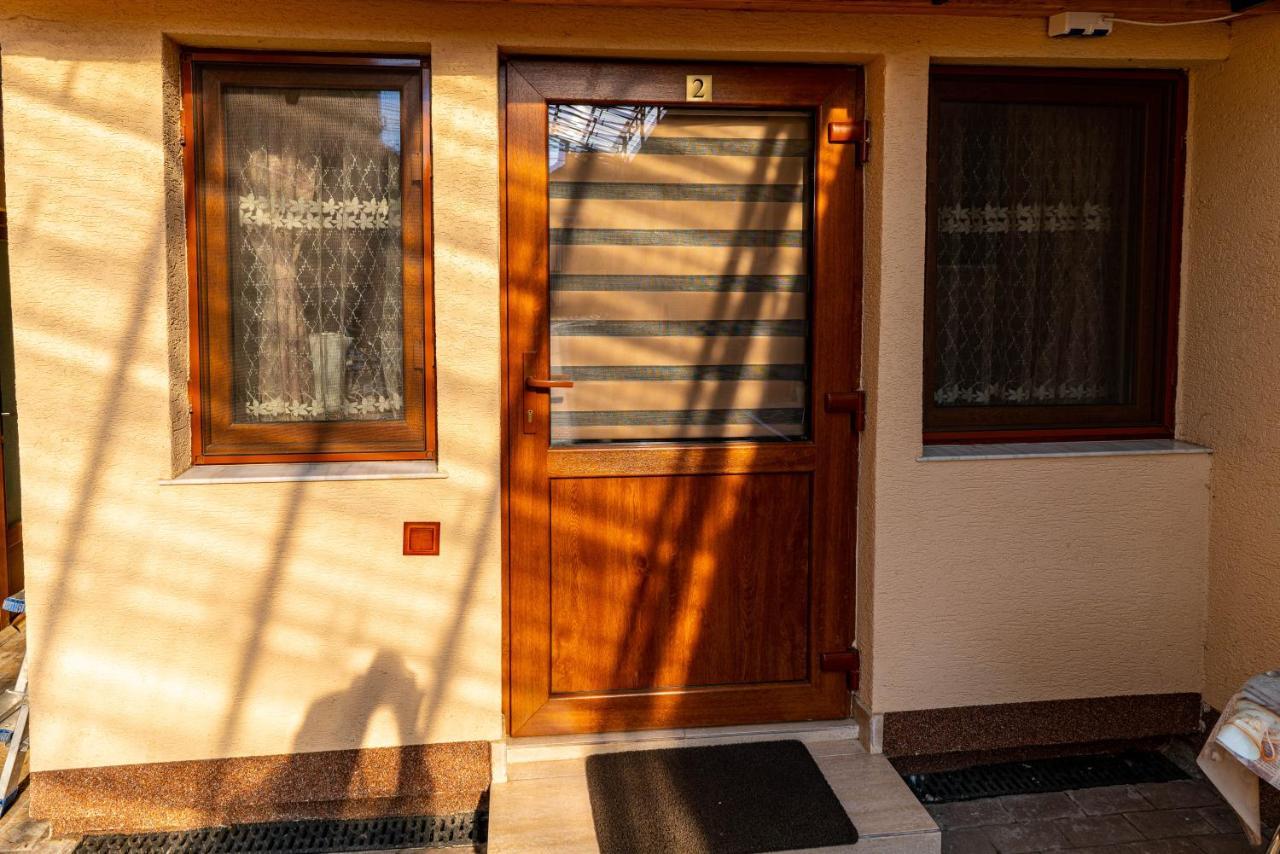 La Bebe 2 Beds Lägenhet Hunedoara Exteriör bild