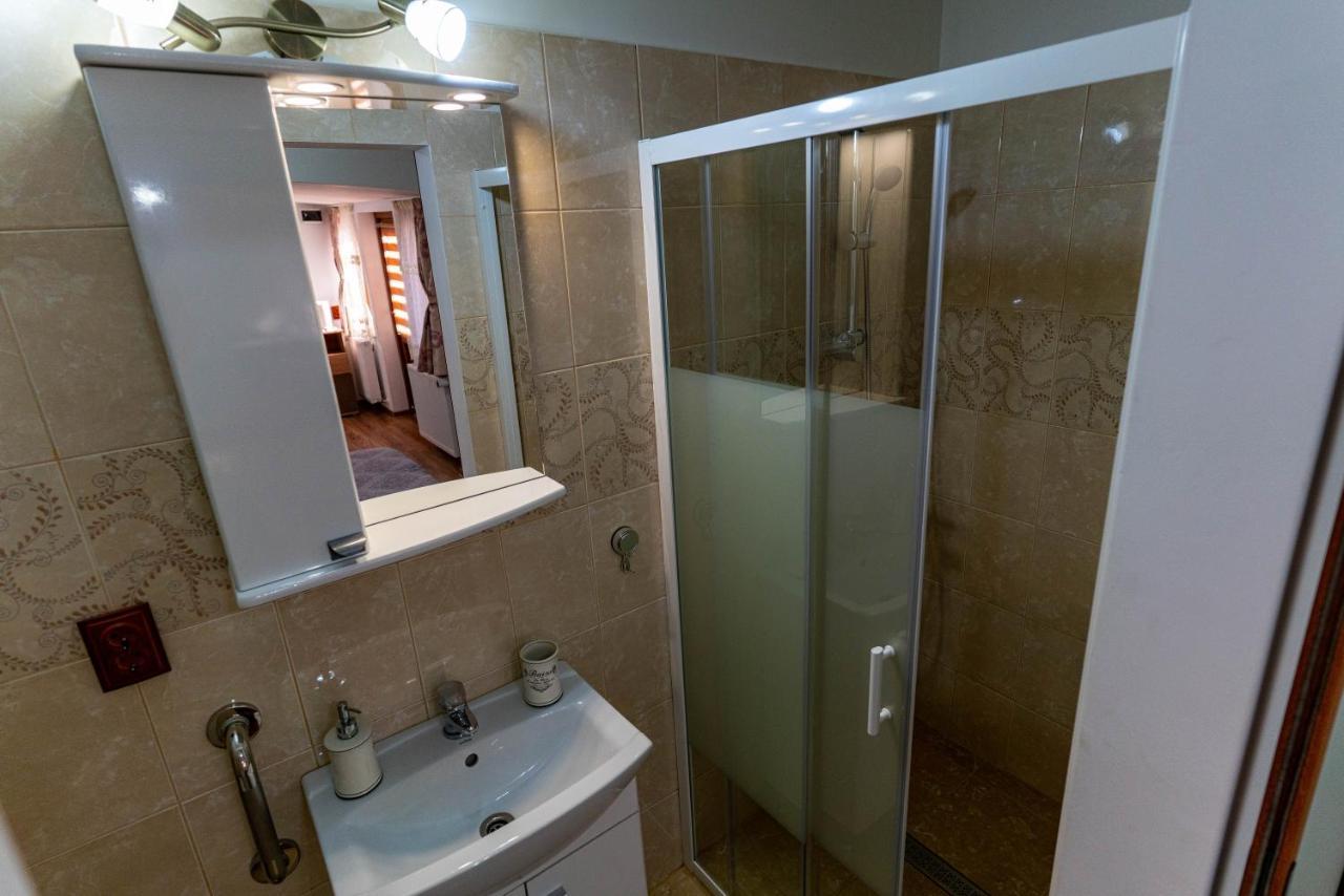 La Bebe 2 Beds Lägenhet Hunedoara Exteriör bild